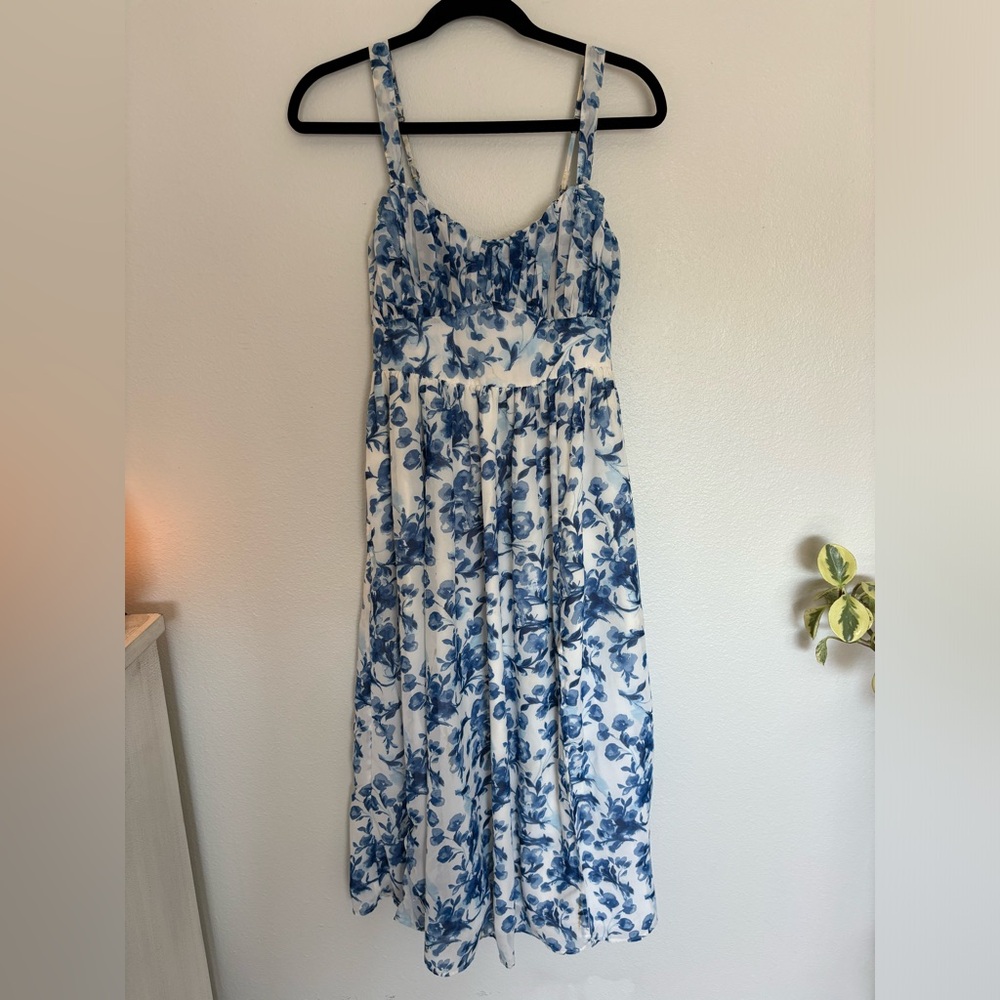 Beautiful Abercrombie blue floral dress. Size S
